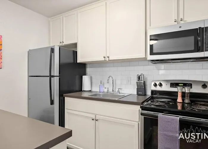 Walk To Zilker King Bed Pool Free Parking