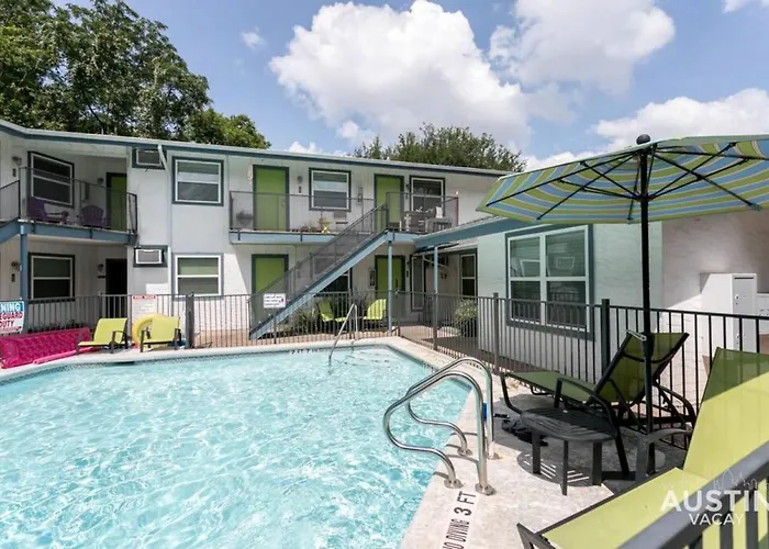 Walk To Zilker King Bed Pool Free Parking